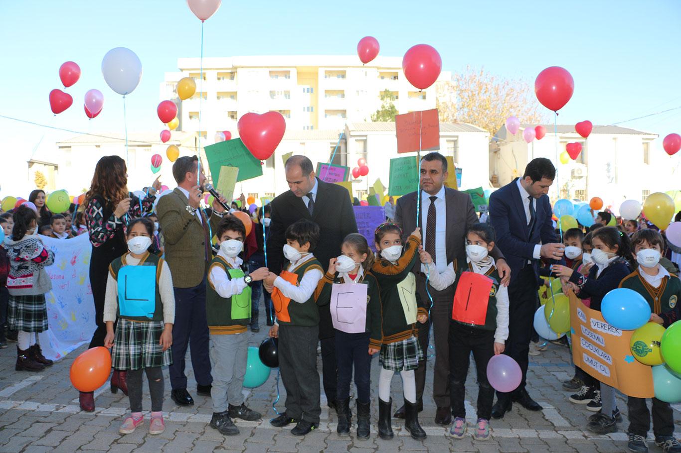 Öğrenciler Lösemi hastalarına dikkat çekti Öğrenciler Lösemi hastalarına dikkat çekti